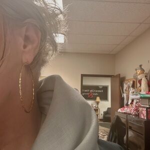 14 karat gold hoop earrings